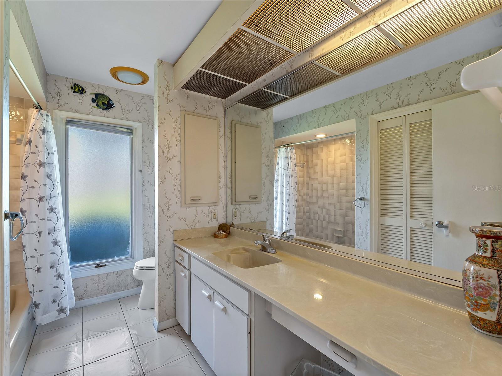 Image 15 of 53 For 3851 Wilshire Drive 9