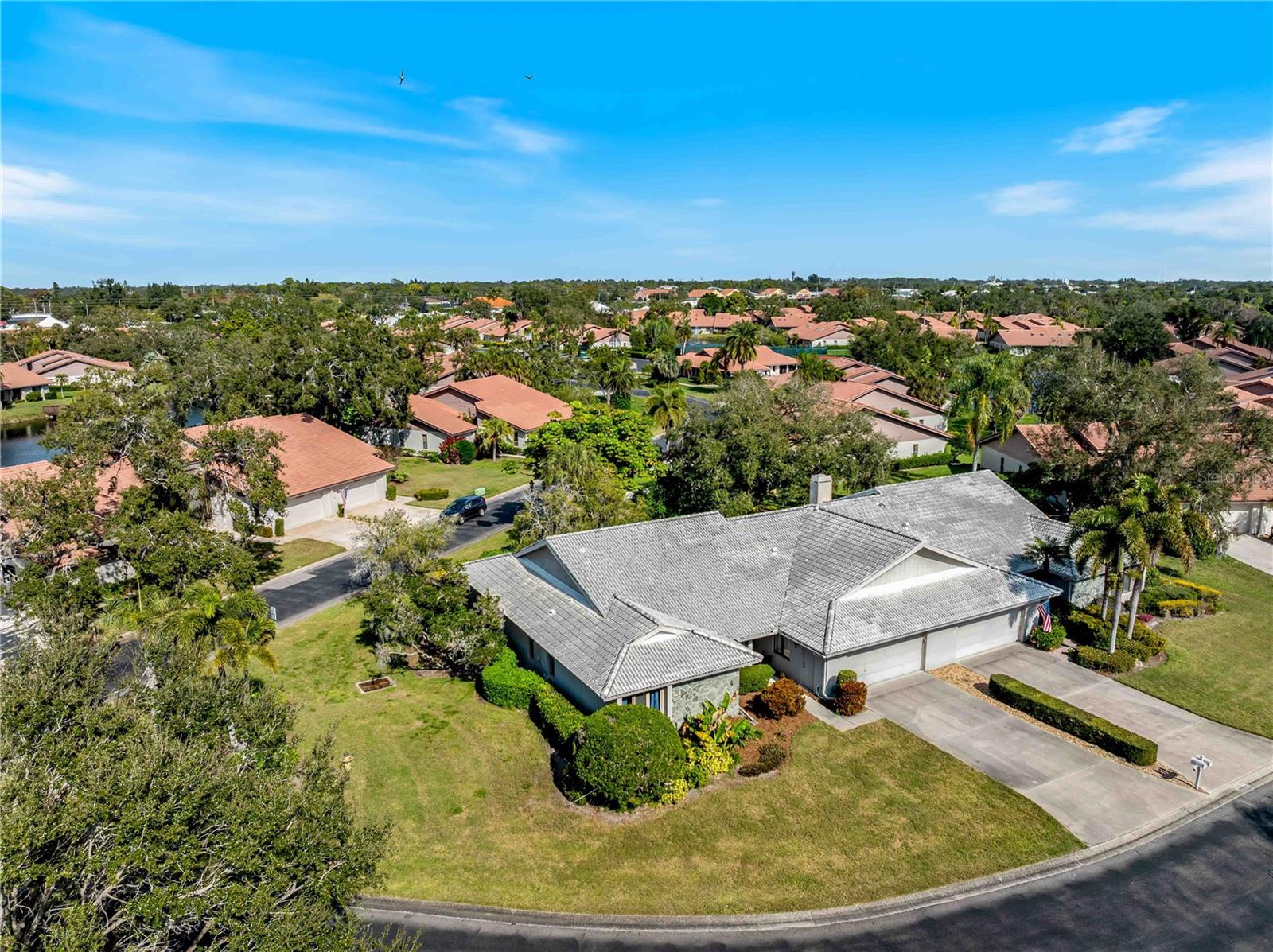 Image 2 of 53 For 3851 Wilshire Drive 9