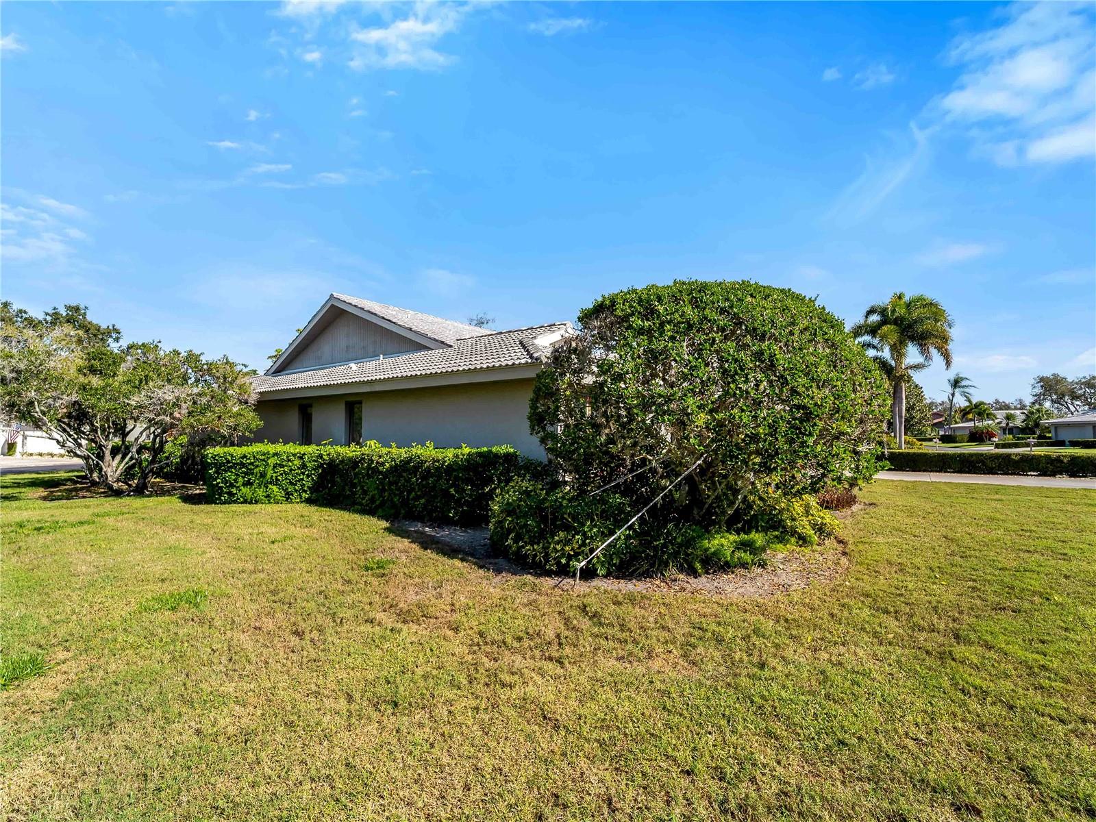 Image 20 of 53 For 3851 Wilshire Drive 9