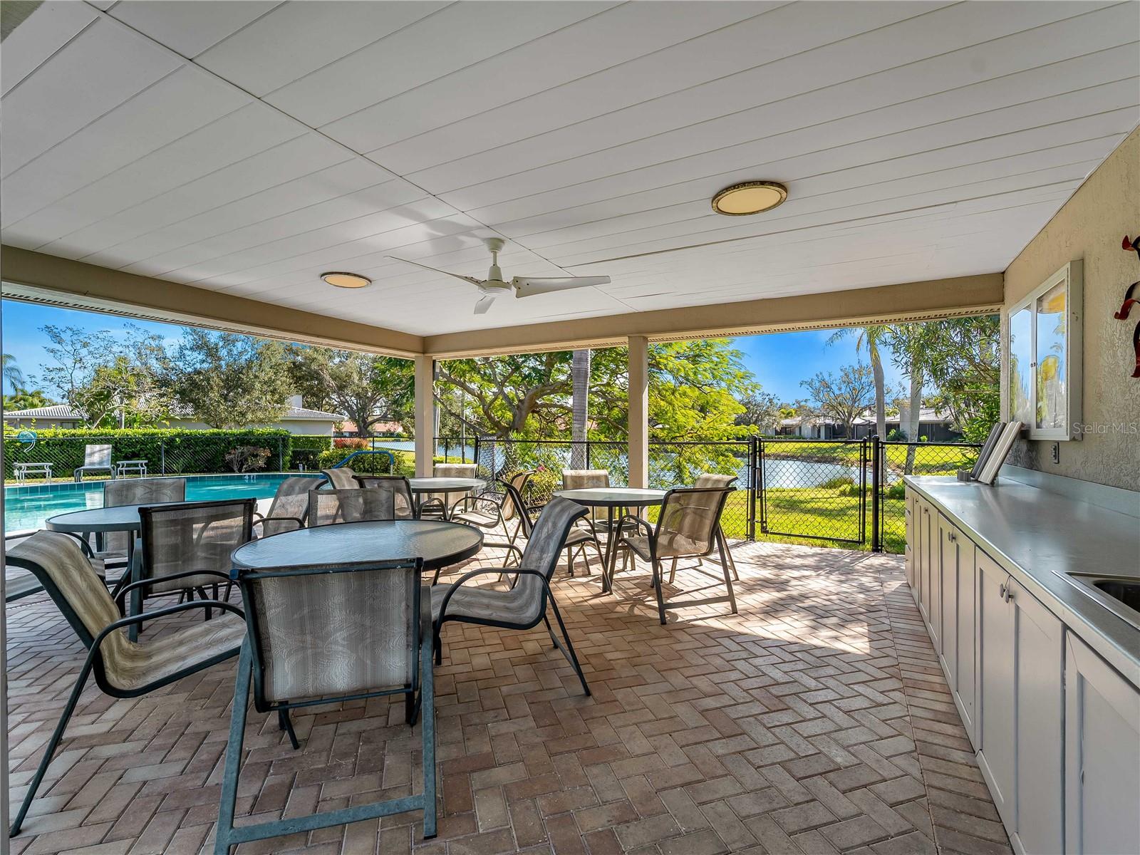 Image 23 of 53 For 3851 Wilshire Drive 9