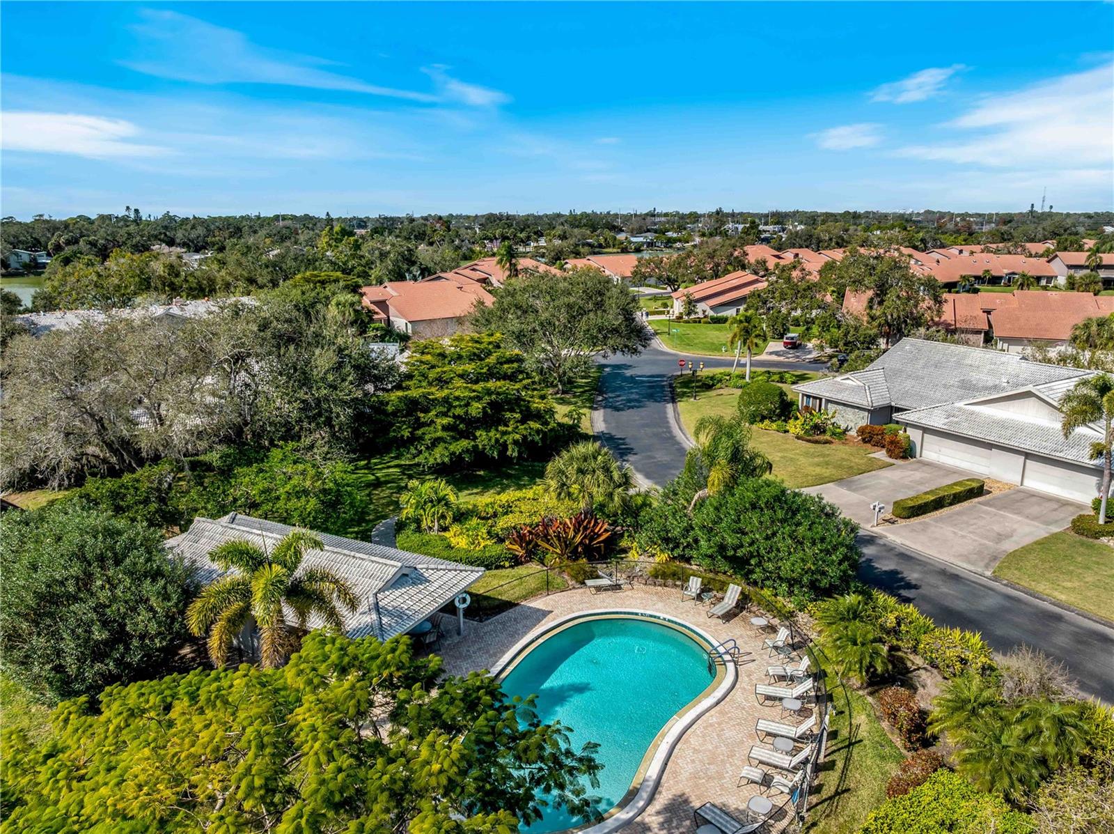 Image 25 of 53 For 3851 Wilshire Drive 9