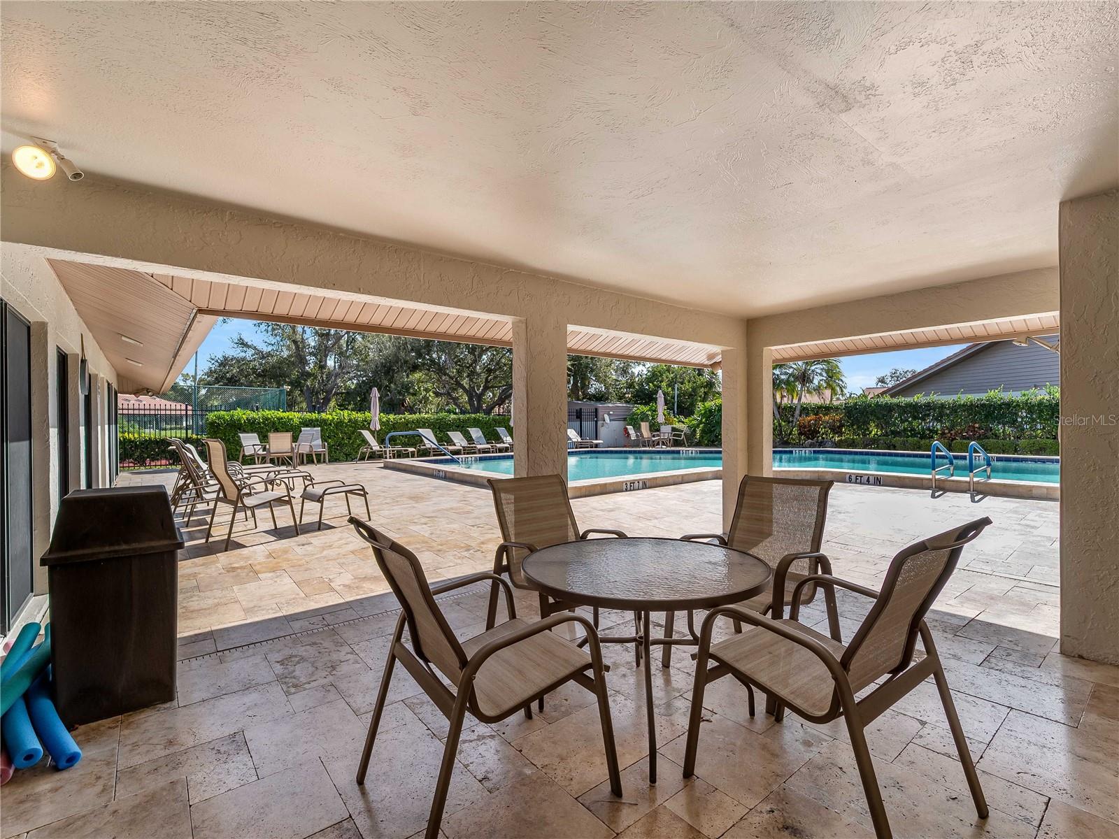 Image 33 of 53 For 3851 Wilshire Drive 9