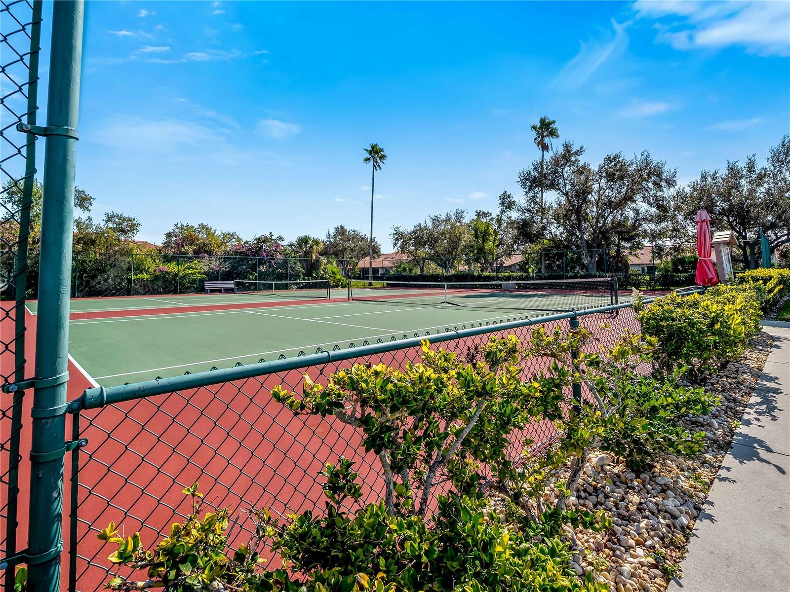 Image 36 of 53 For 3851 Wilshire Drive 9