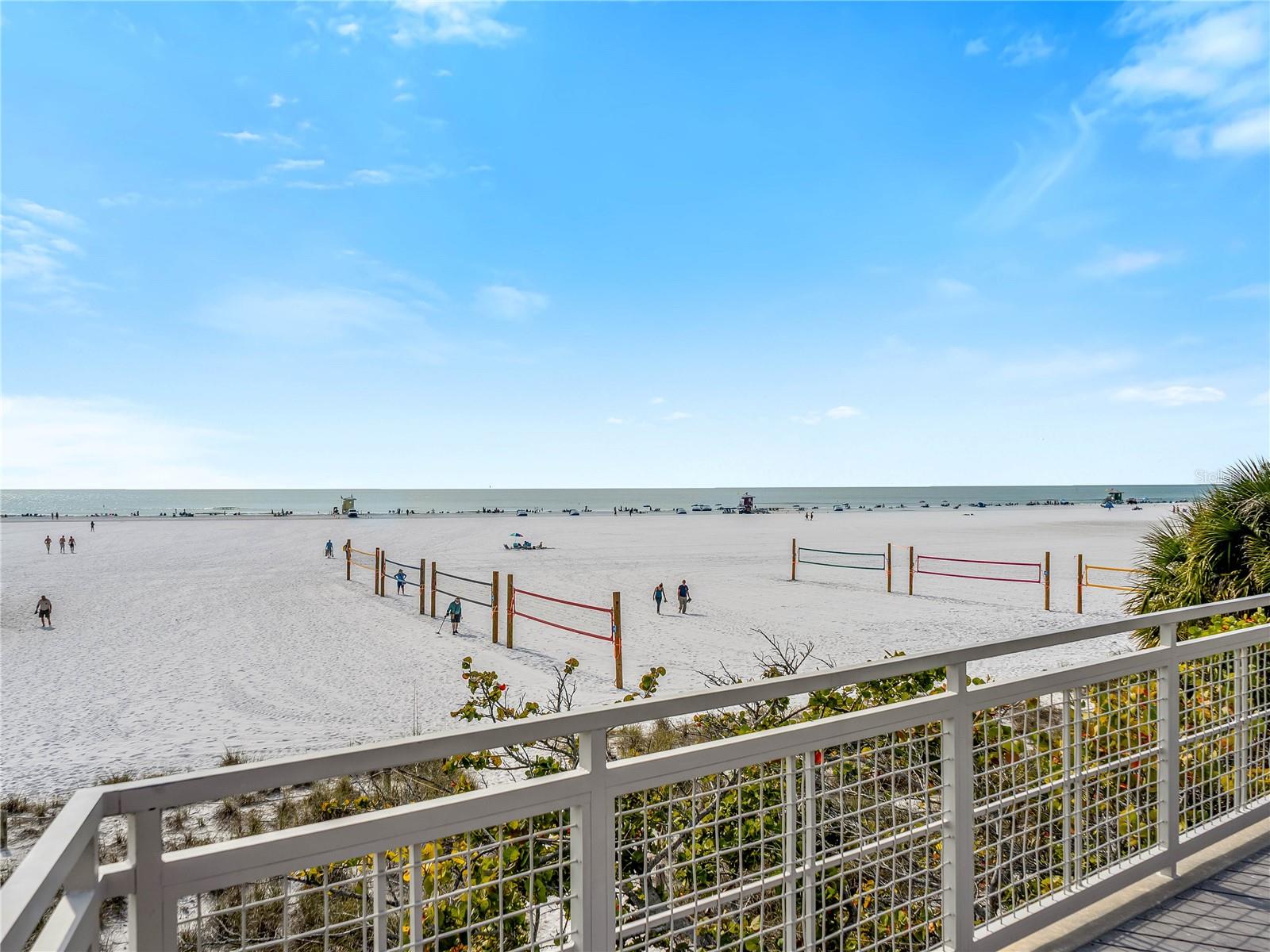 Image 42 of 53 For 3851 Wilshire Drive 9