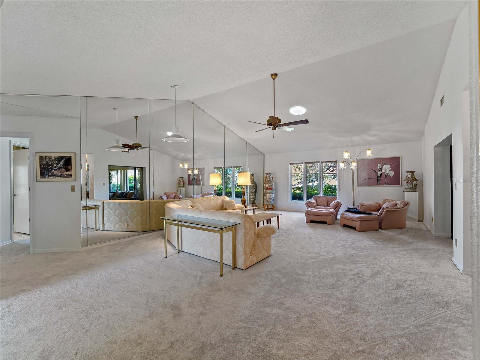 Image 5 of 53 For 3851 Wilshire Drive 9