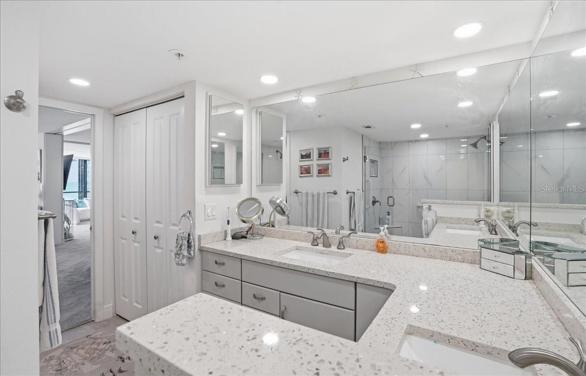 Image 26 of 56 For 840 The Esplanade N 305