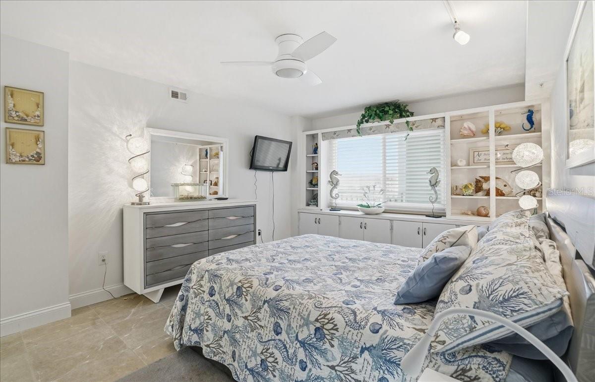 Image 30 of 56 For 840 The Esplanade N 305