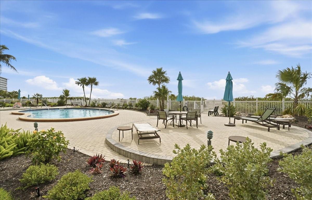 Image 34 of 56 For 840 The Esplanade N 305