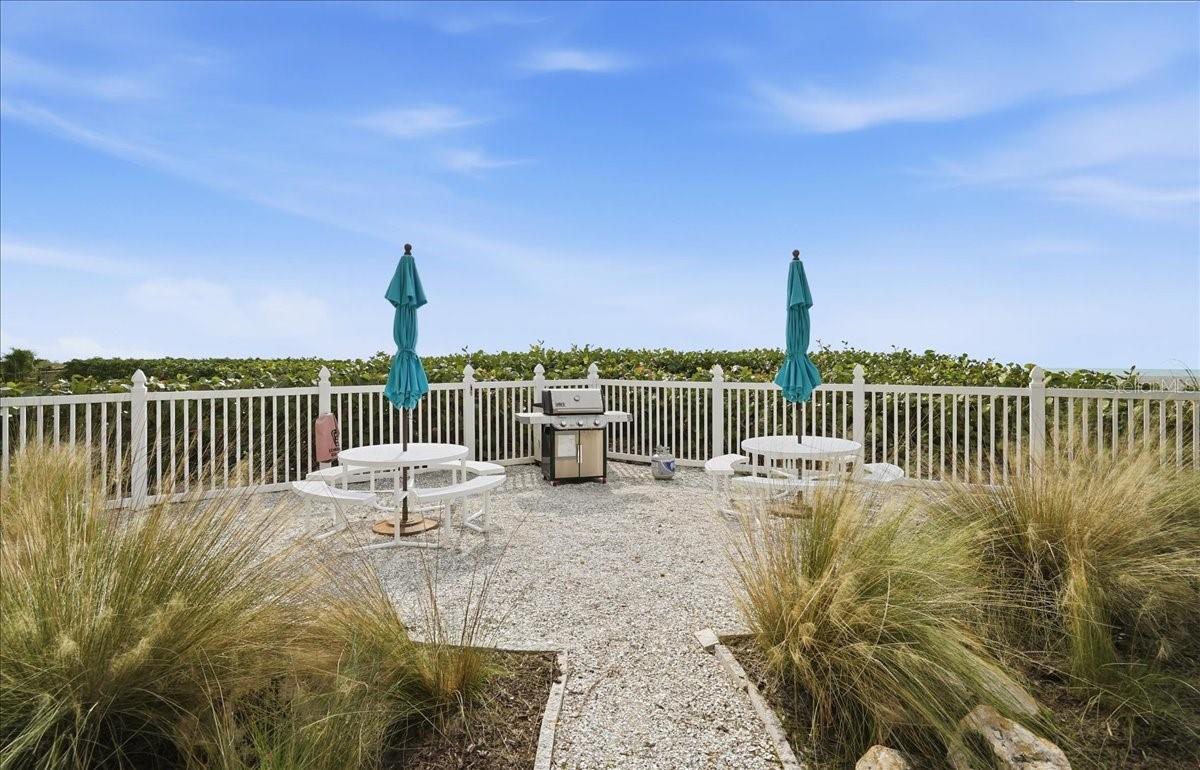 Image 38 of 56 For 840 The Esplanade N 305