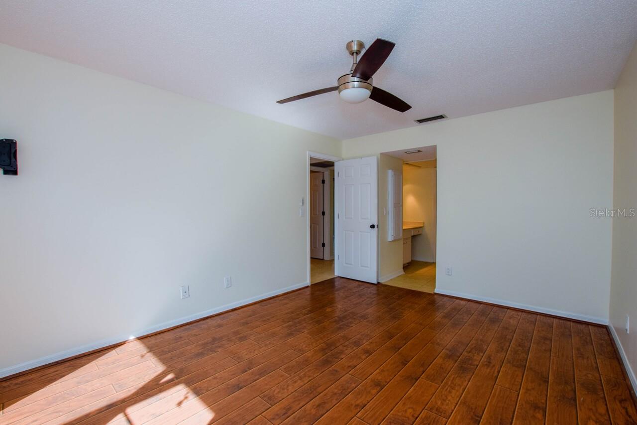 Image 18 of 57 For 437 Wexford Circle 79