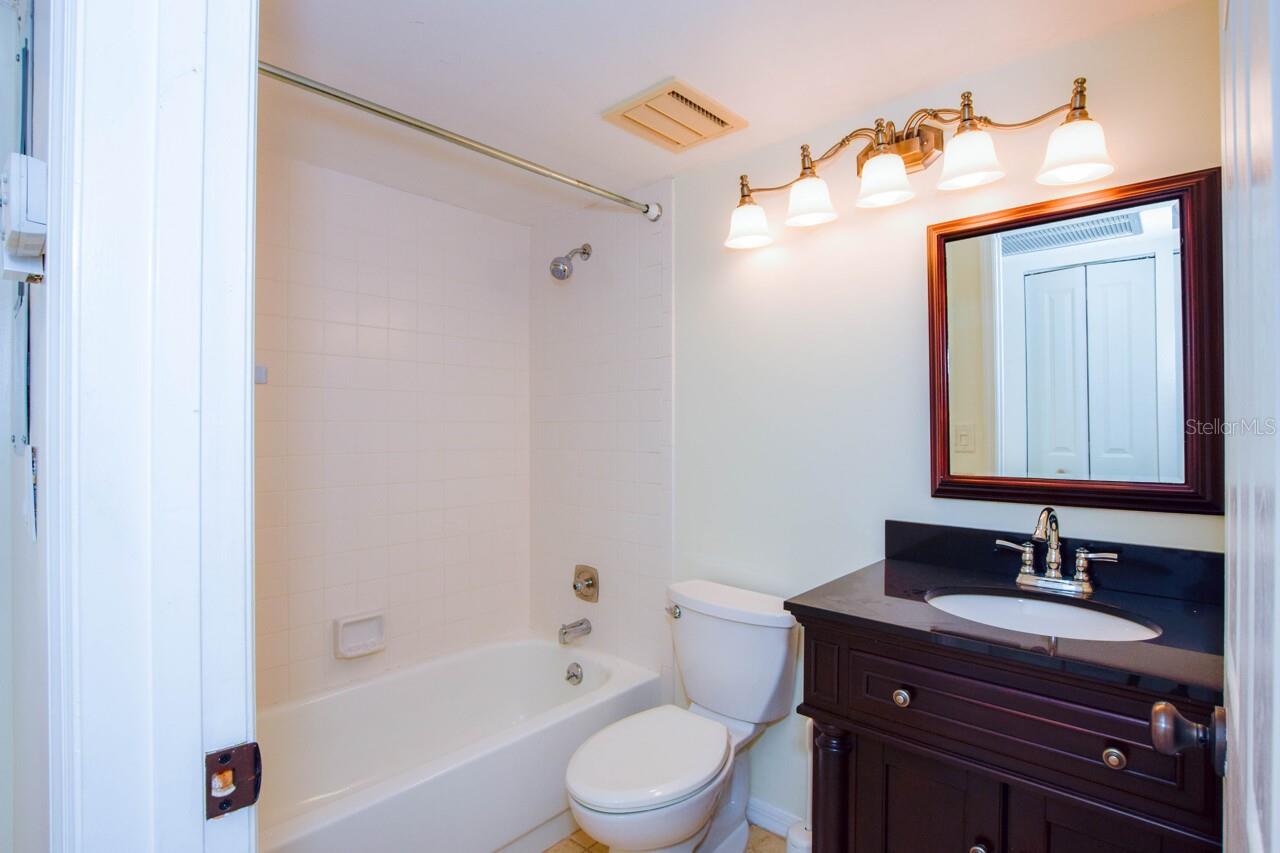 Image 25 of 57 For 437 Wexford Circle 79