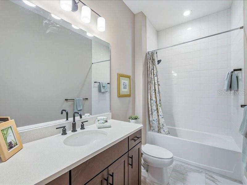 Image 32 of 71 For 12365 Vieste Court