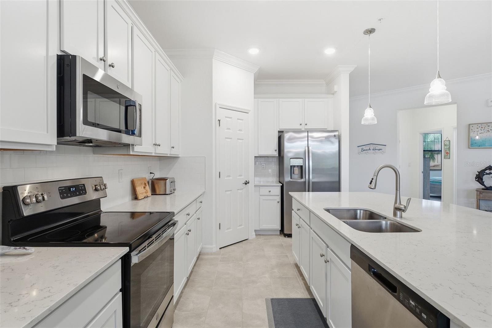 Image 18 of 100 For 10212 Staggerbush Drive 202