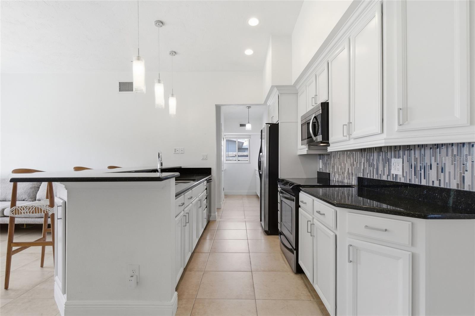 Image 11 of 49 For 3317 Bougainvillea Street