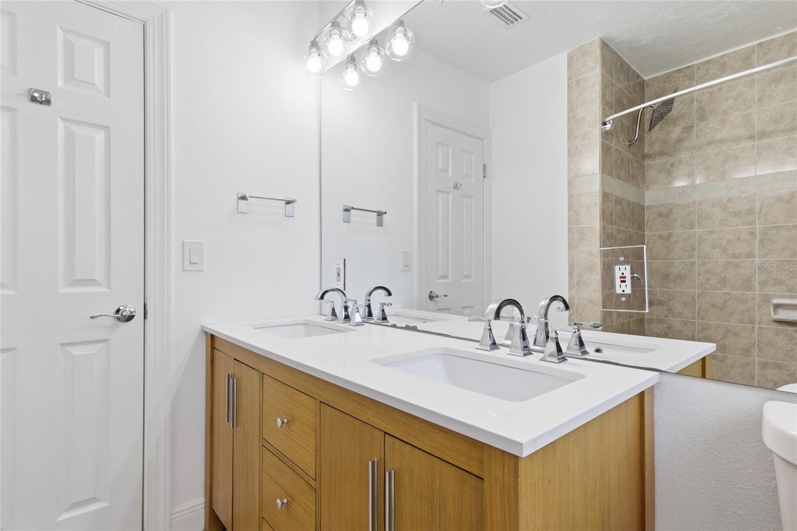 Image 31 of 49 For 3317 Bougainvillea Street