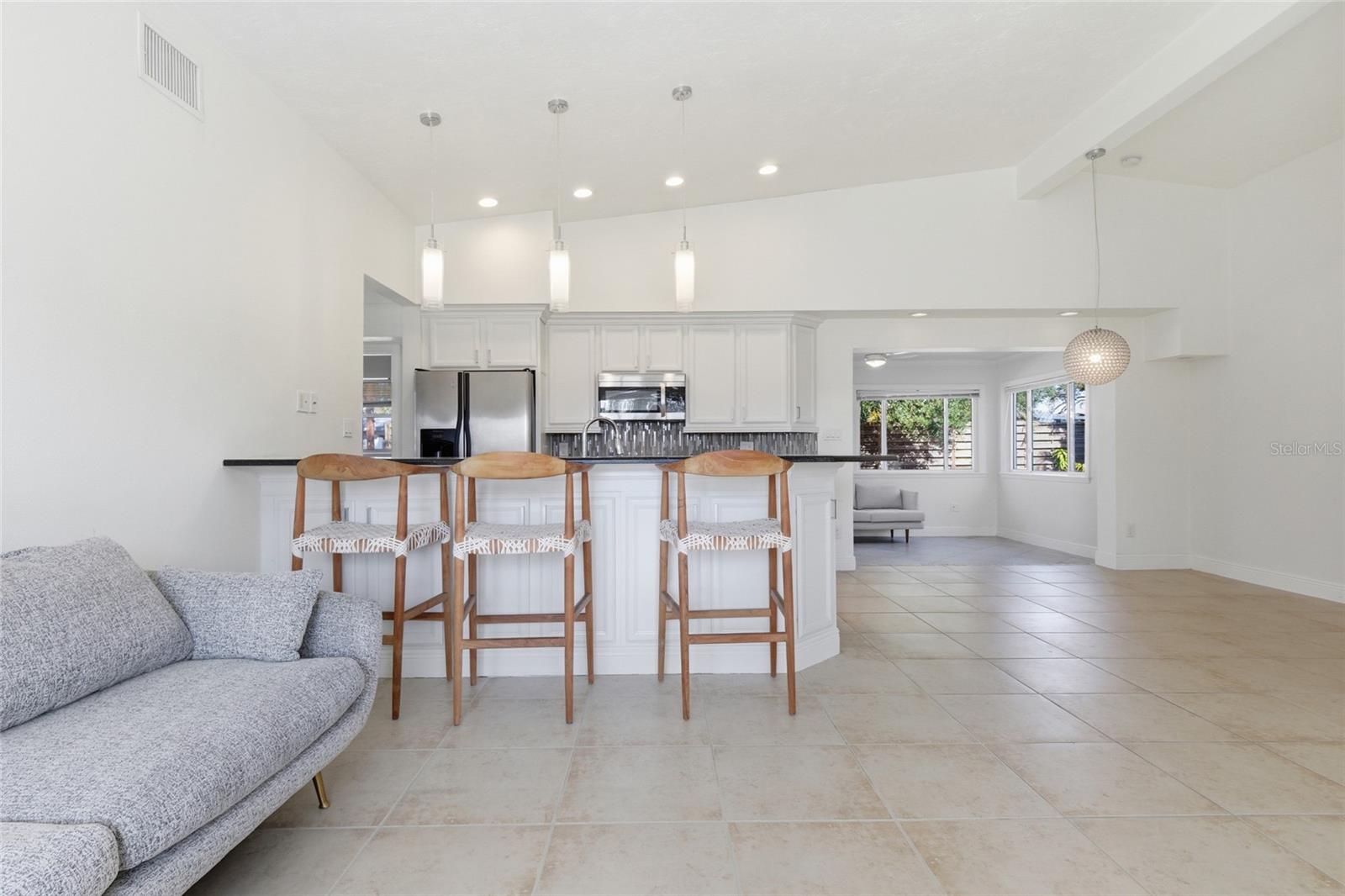 Image 9 of 49 For 3317 Bougainvillea Street