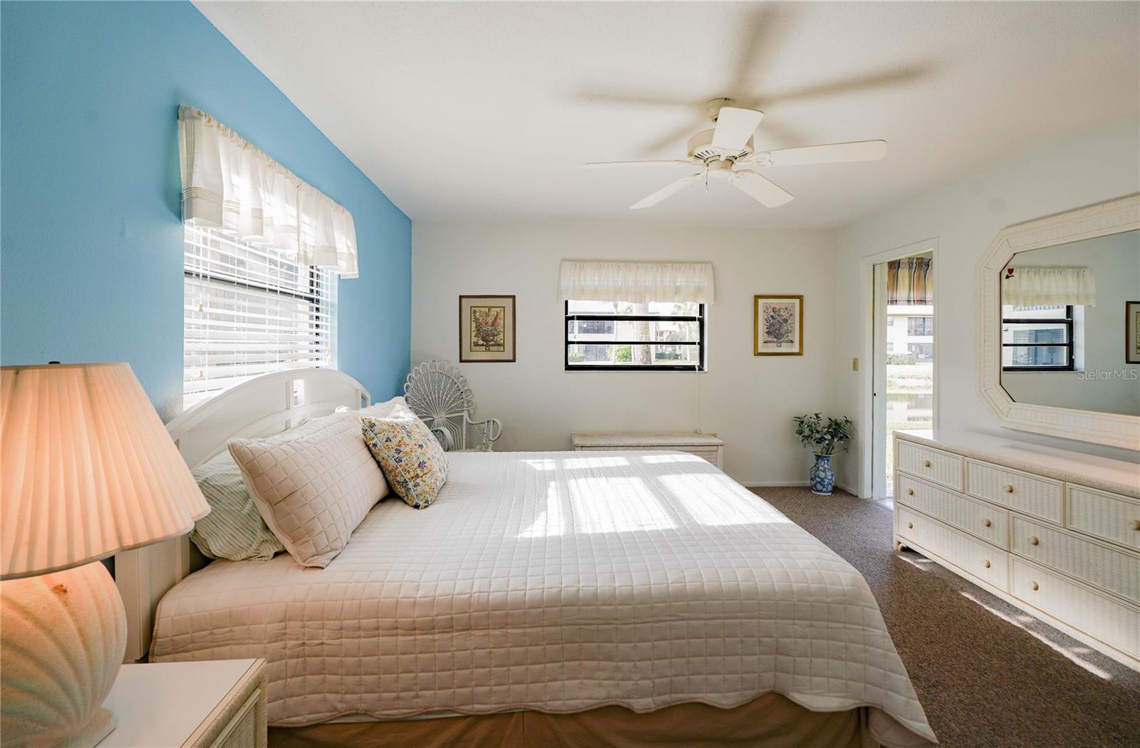 Image 15 of 33 For 330 Mission Trail N K