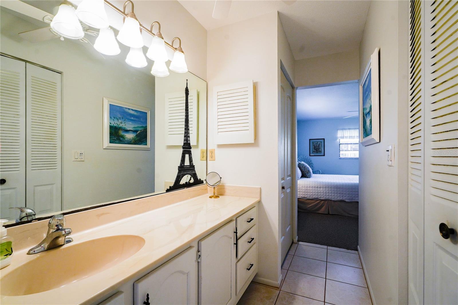 Image 17 of 33 For 330 Mission Trail N K