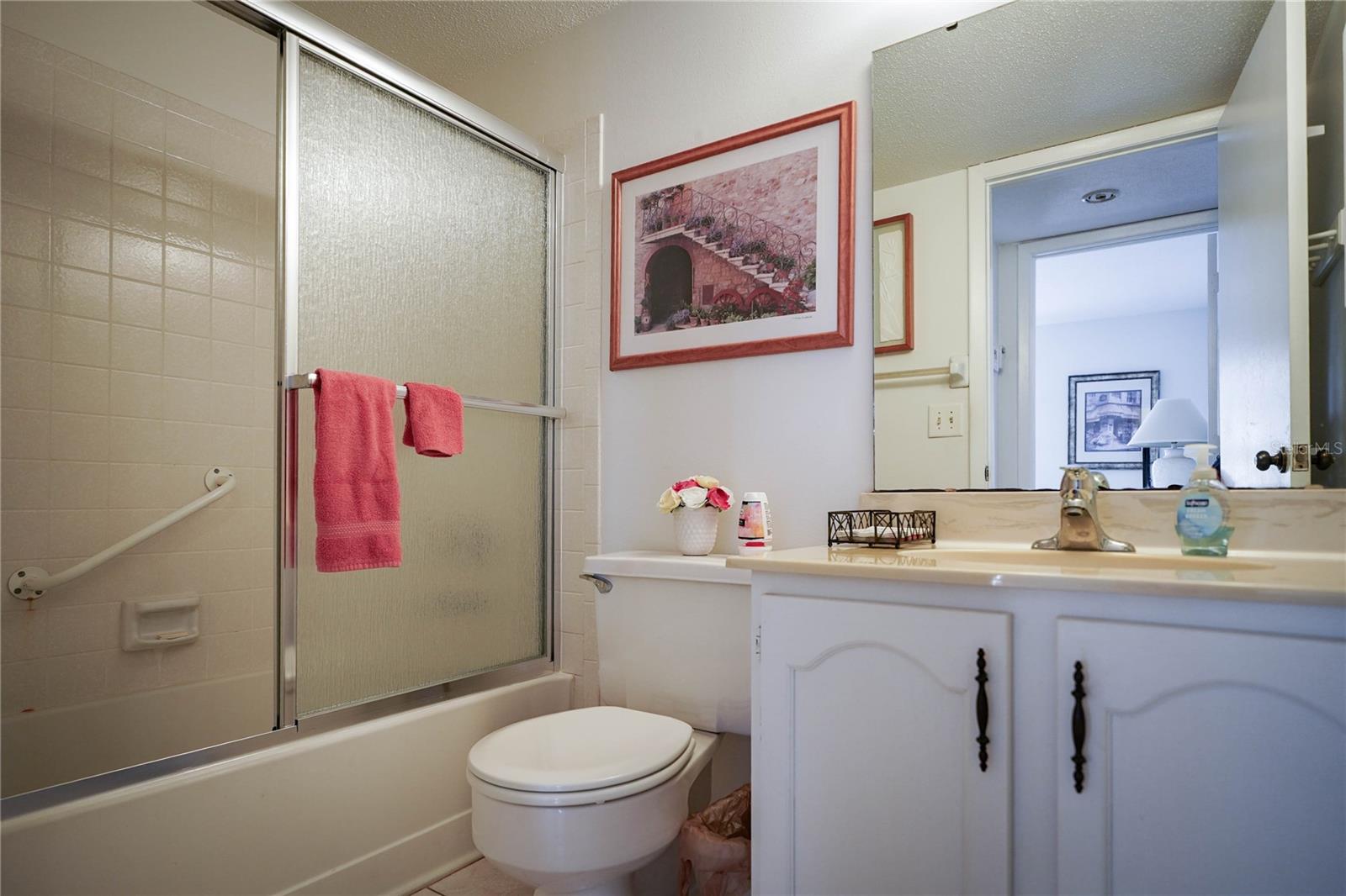 Image 20 of 33 For 330 Mission Trail N K