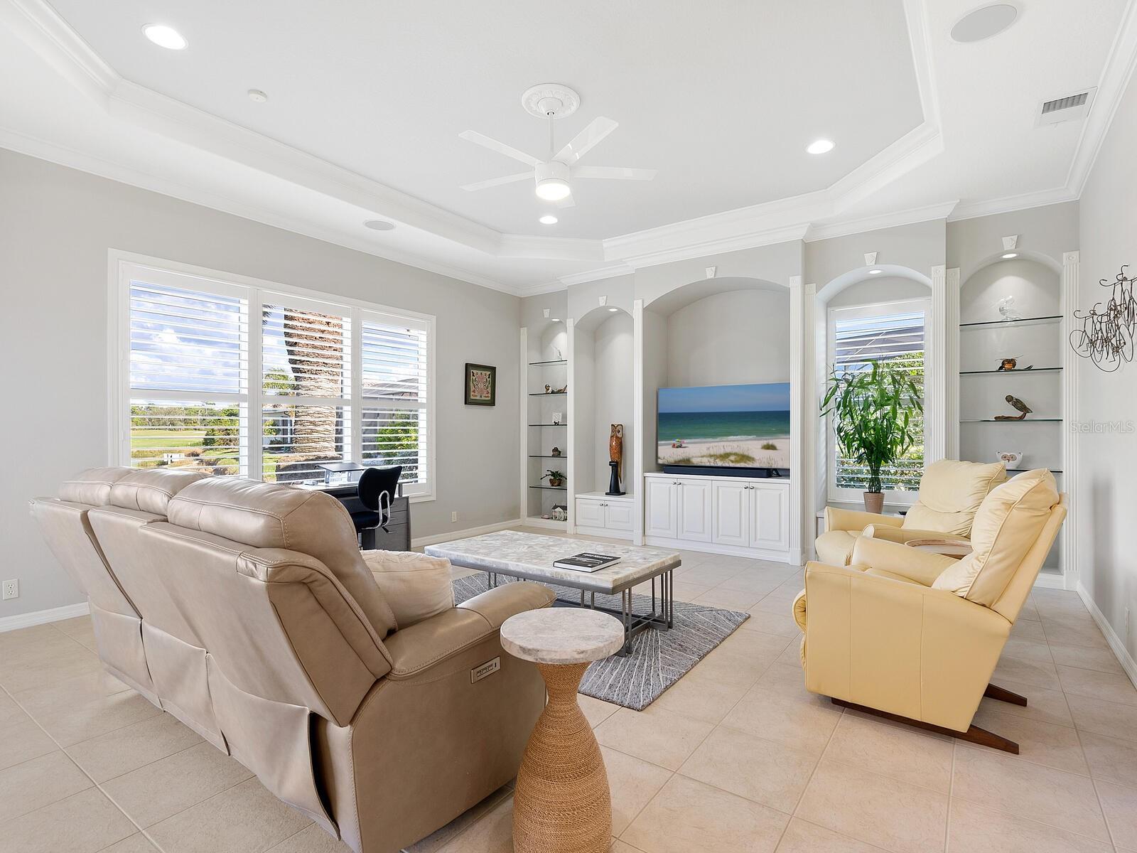 Image 13 of 38 For 814 Adonis Place