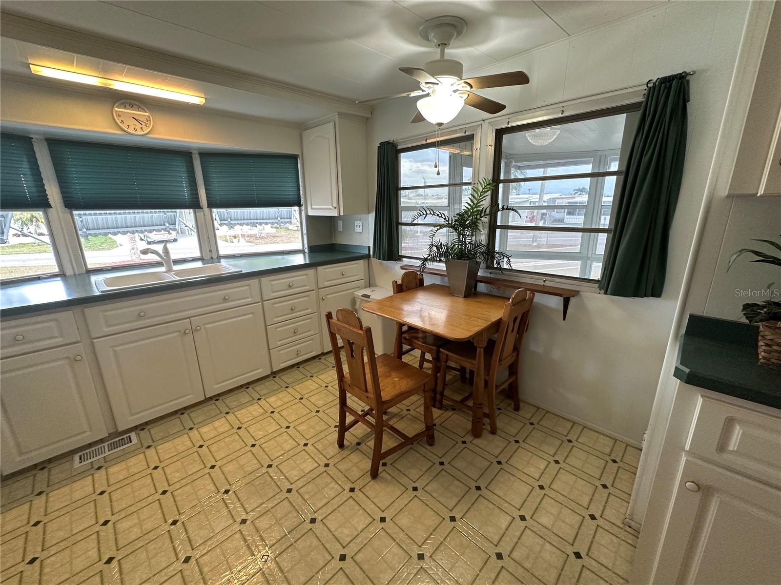 Image 5 of 17 For 336 Blackburn Boulevard