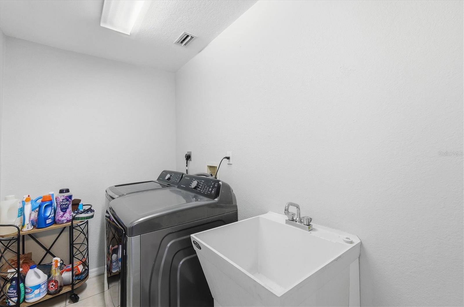 Image 28 of 35 For 3681 Wayward Avenue