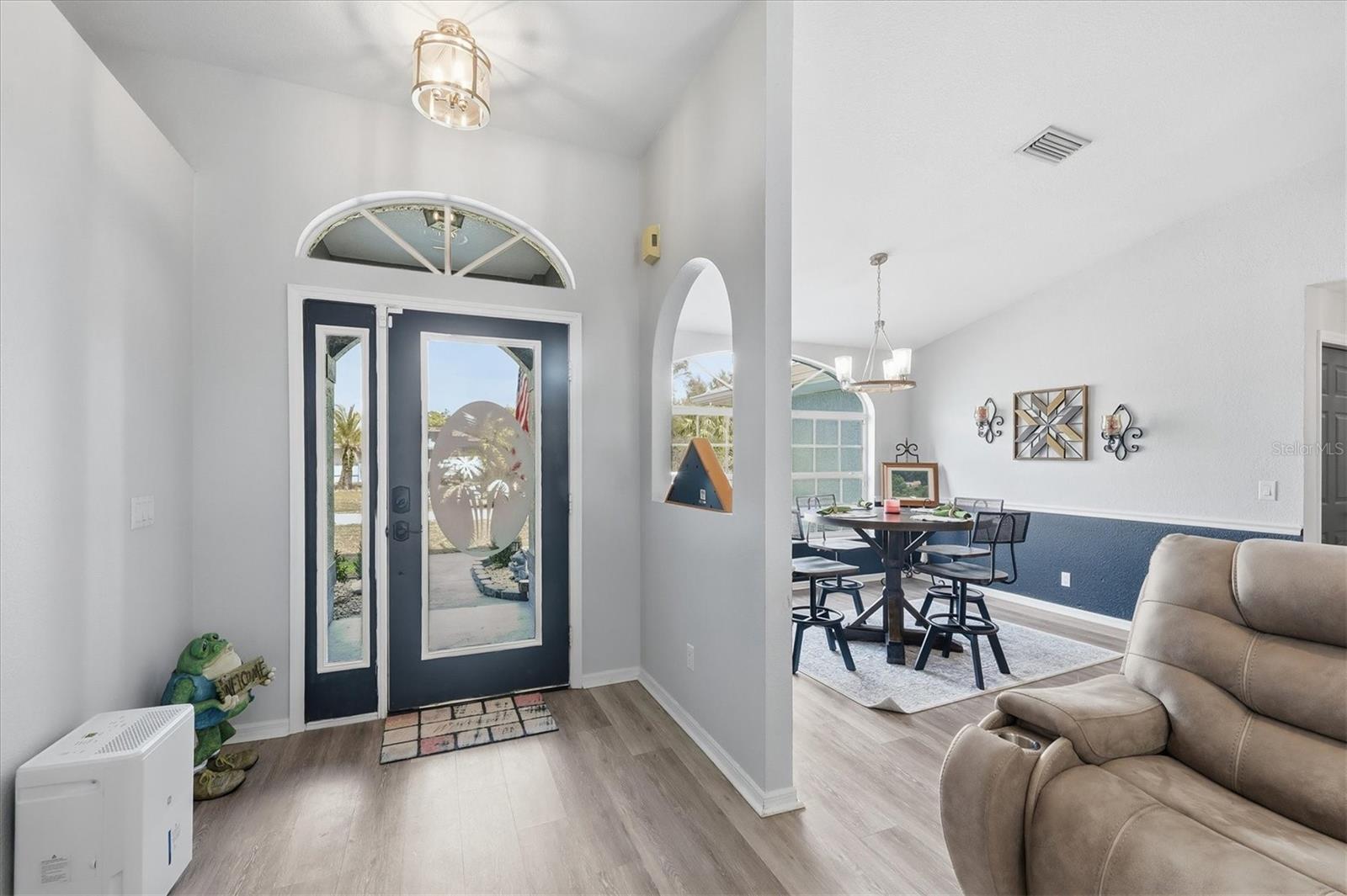 Image 5 of 35 For 3681 Wayward Avenue