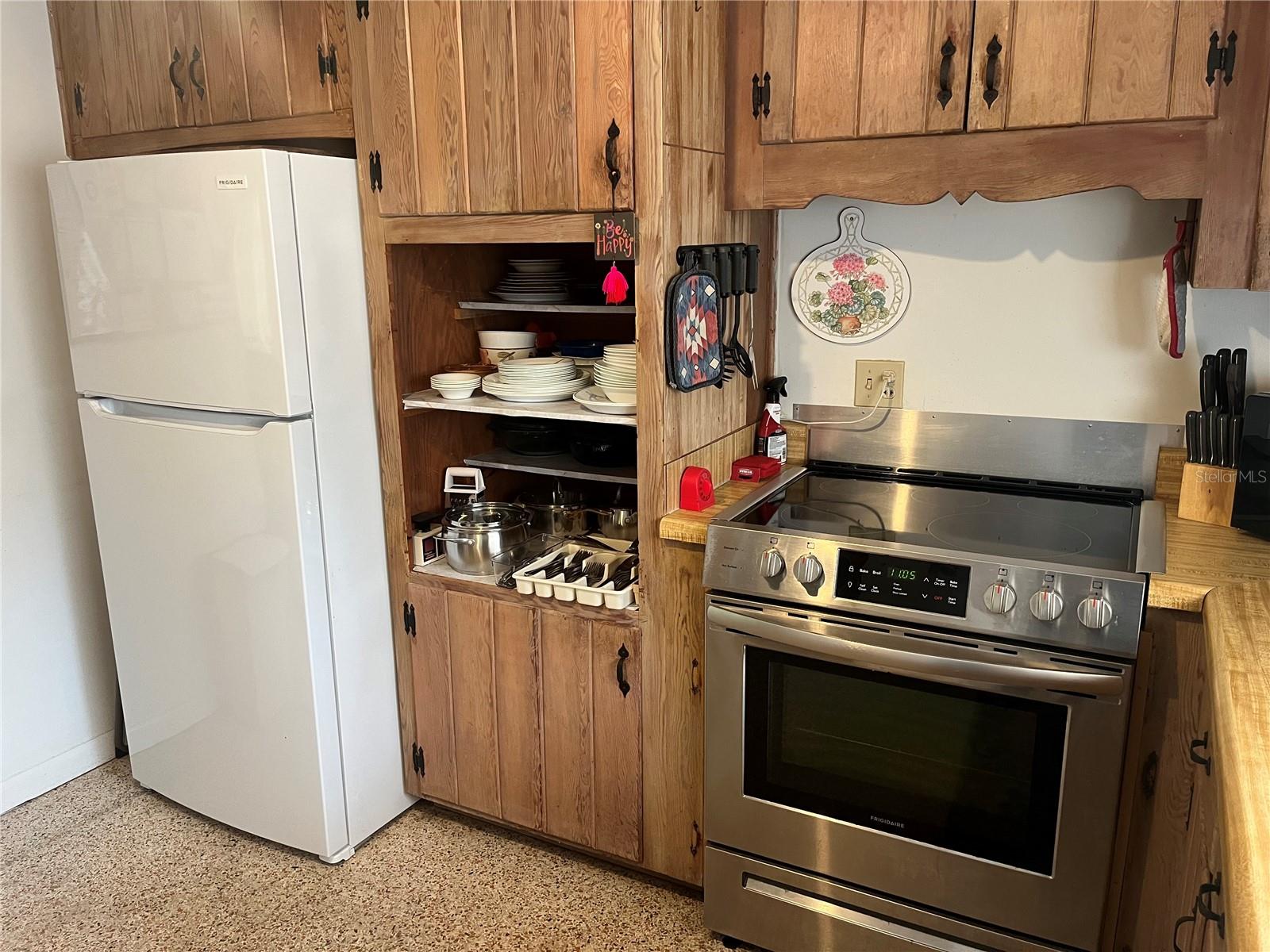 Image 6 of 30 For 505 Granada Avenue