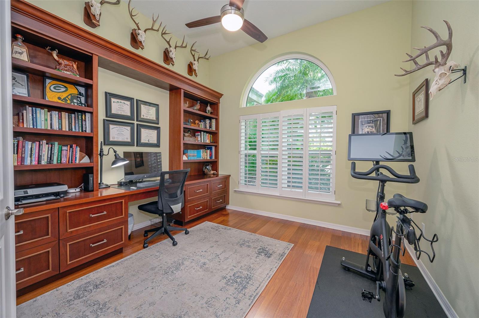 Image 10 of 92 For 8432 Woodbriar Drive