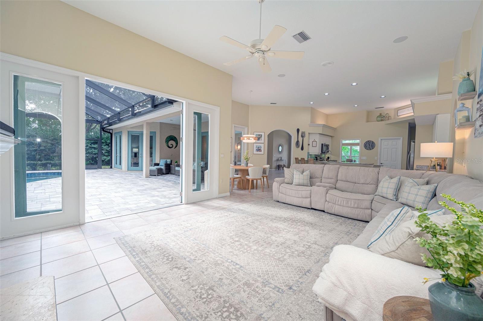 Image 13 of 92 For 8432 Woodbriar Drive