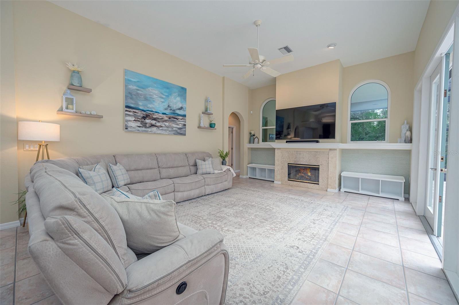 Image 16 of 92 For 8432 Woodbriar Drive