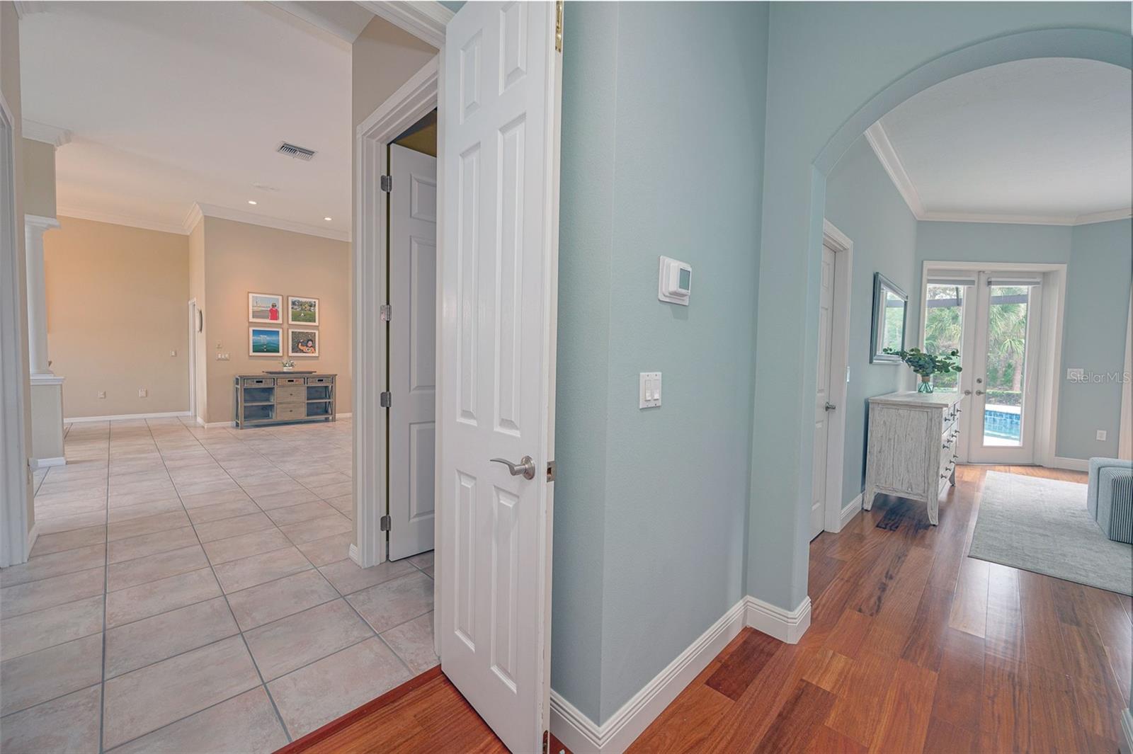 Image 29 of 92 For 8432 Woodbriar Drive