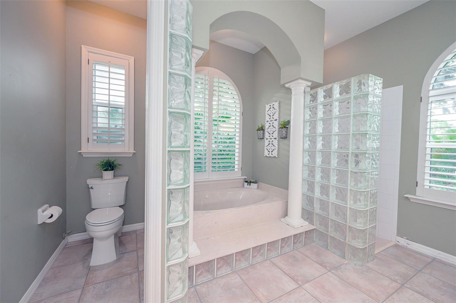 Image 38 of 92 For 8432 Woodbriar Drive