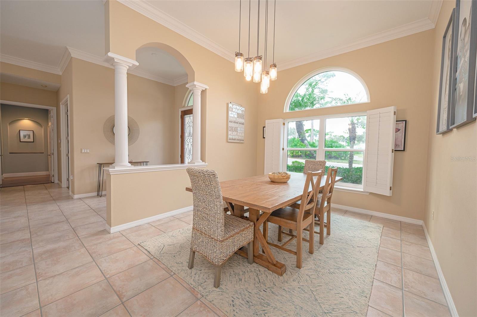 Image 6 of 92 For 8432 Woodbriar Drive