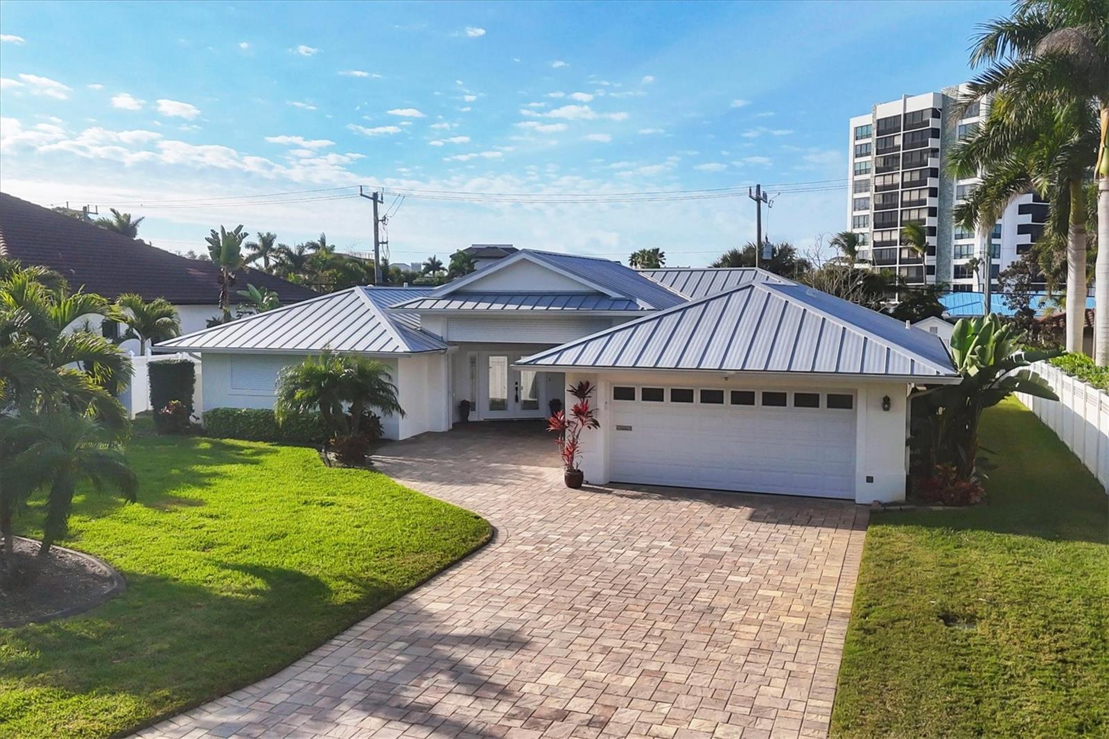 Image 2 of 43 For 633 Valencia Road