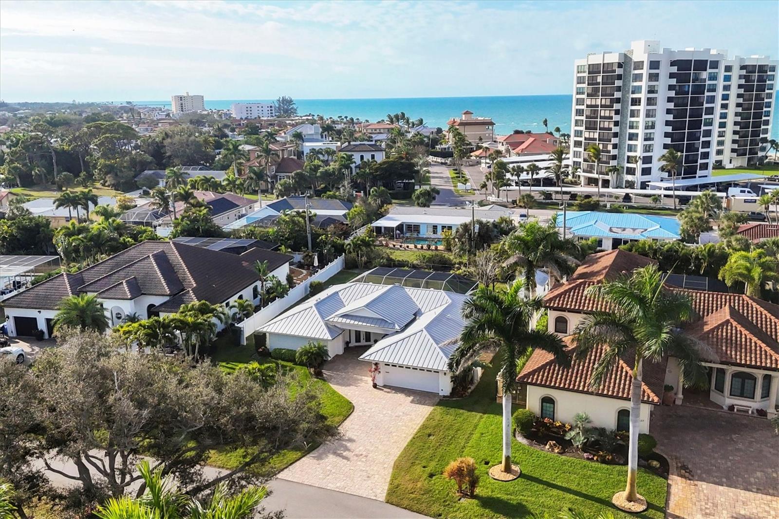 Image 3 of 43 For 633 Valencia Road