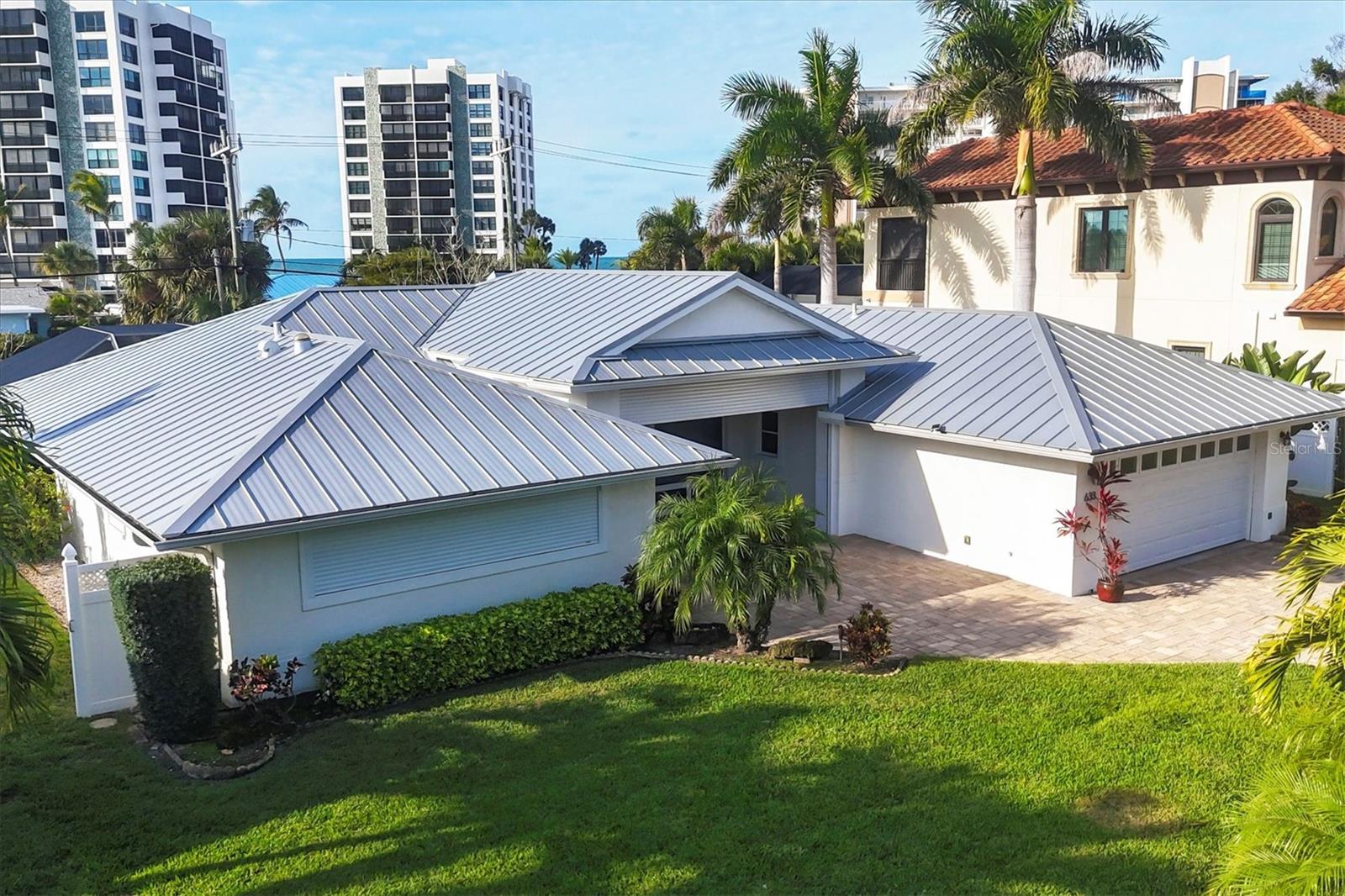 Image 33 of 43 For 633 Valencia Road