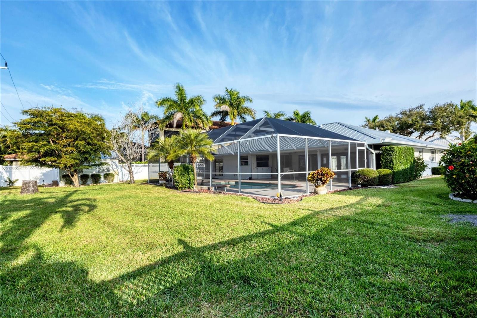 Image 34 of 43 For 633 Valencia Road