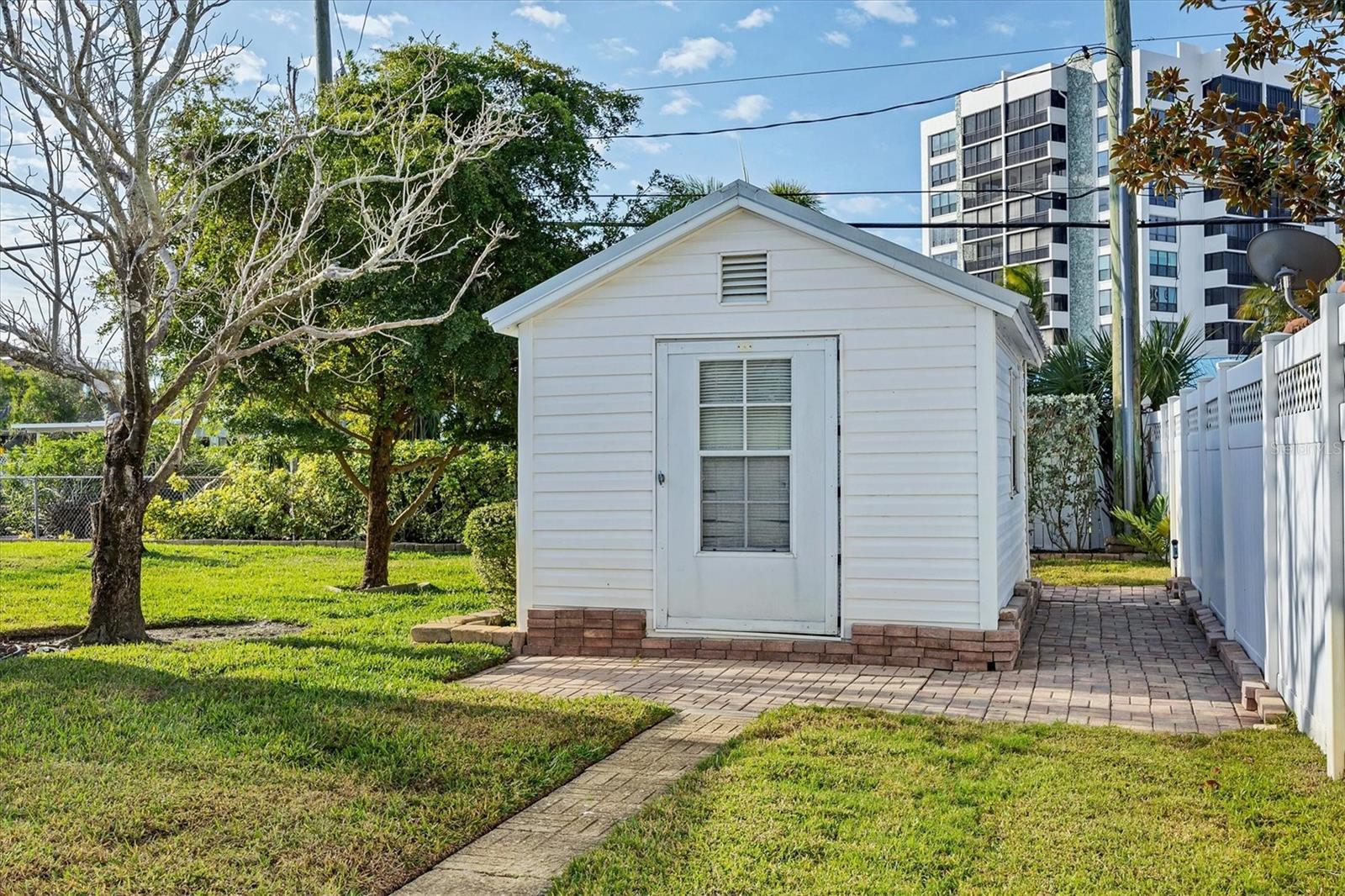 Image 35 of 43 For 633 Valencia Road