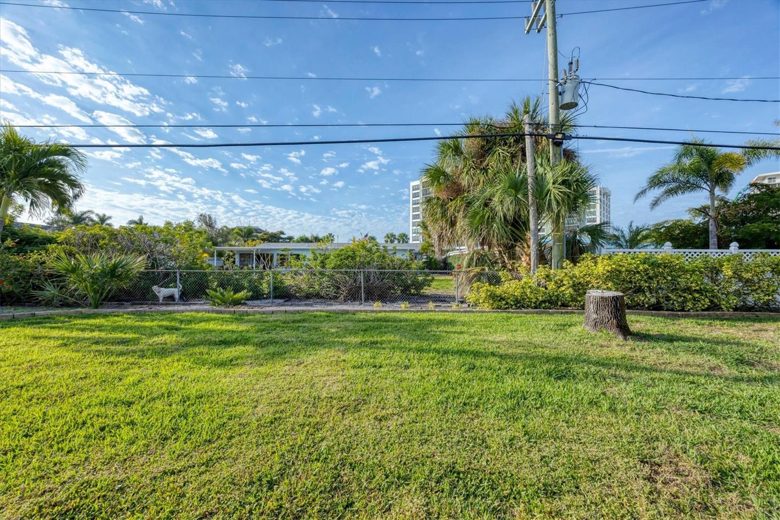 Image 38 of 43 For 633 Valencia Road