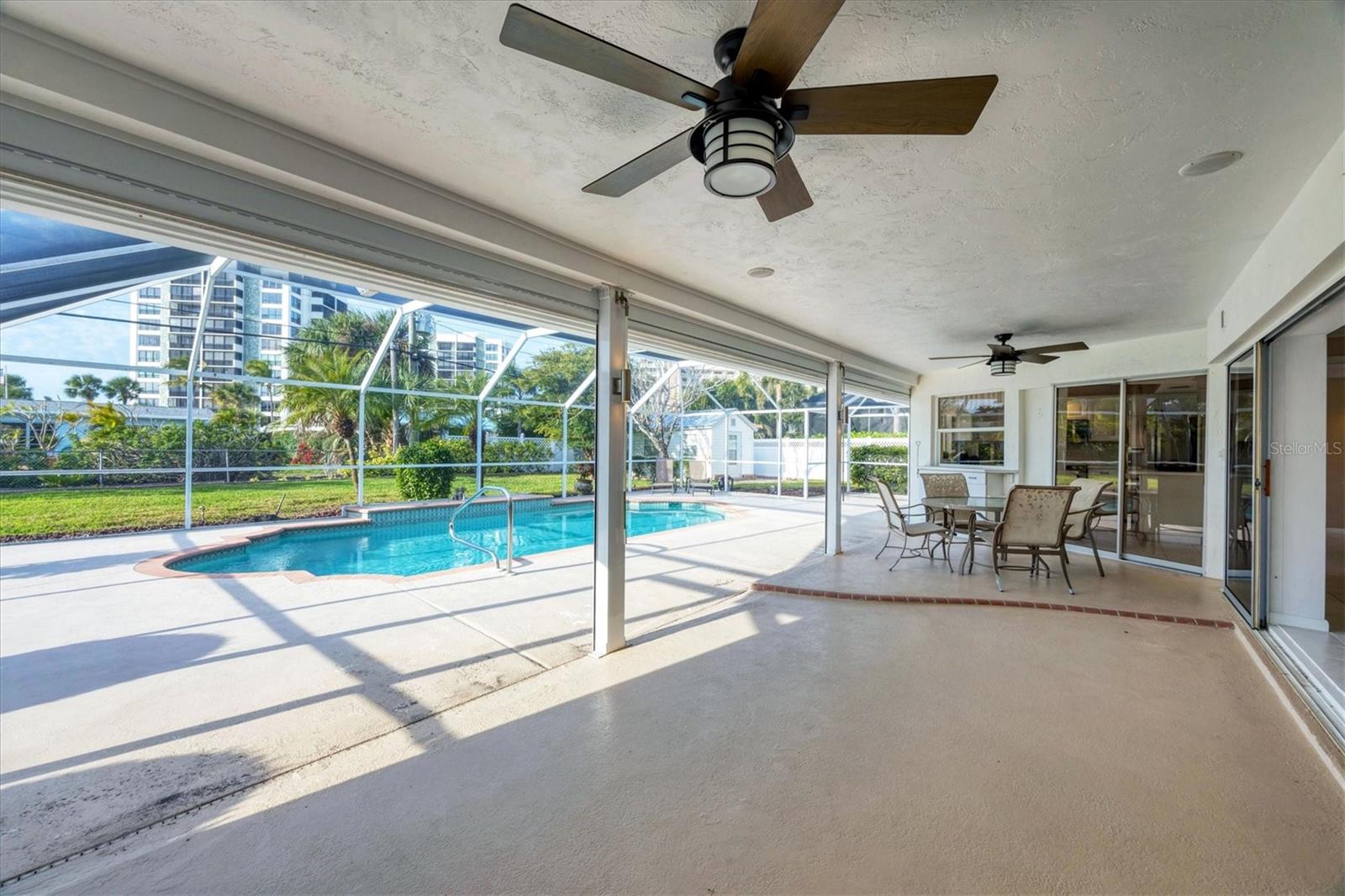 Image 4 of 43 For 633 Valencia Road