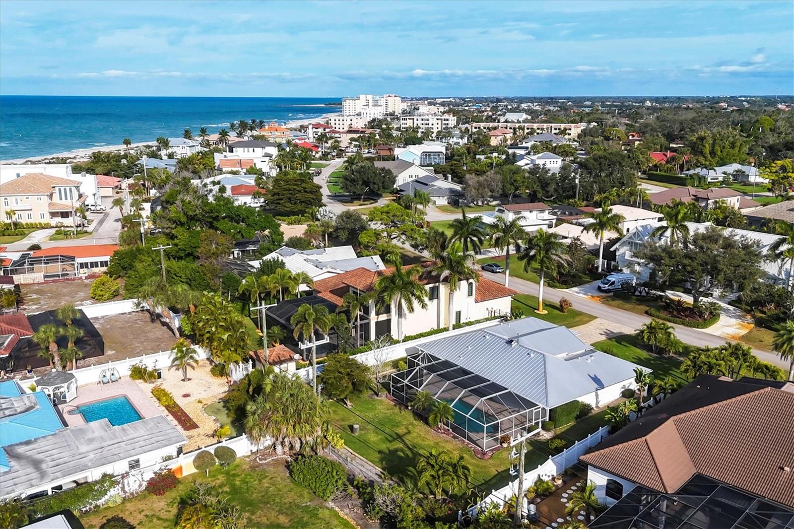 Image 41 of 43 For 633 Valencia Road