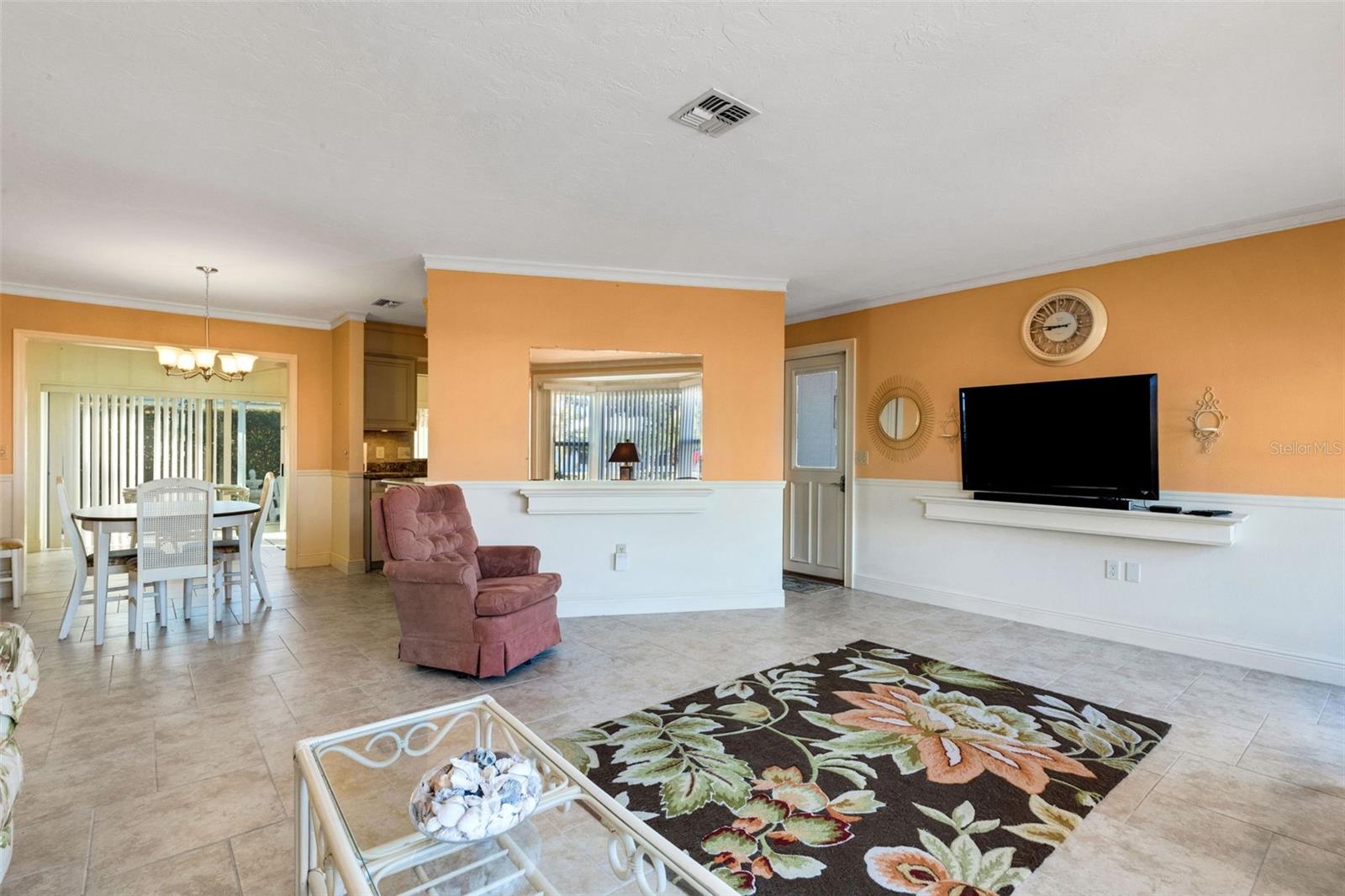 Image 15 of 52 For 72 Circlewood Drive A2-7