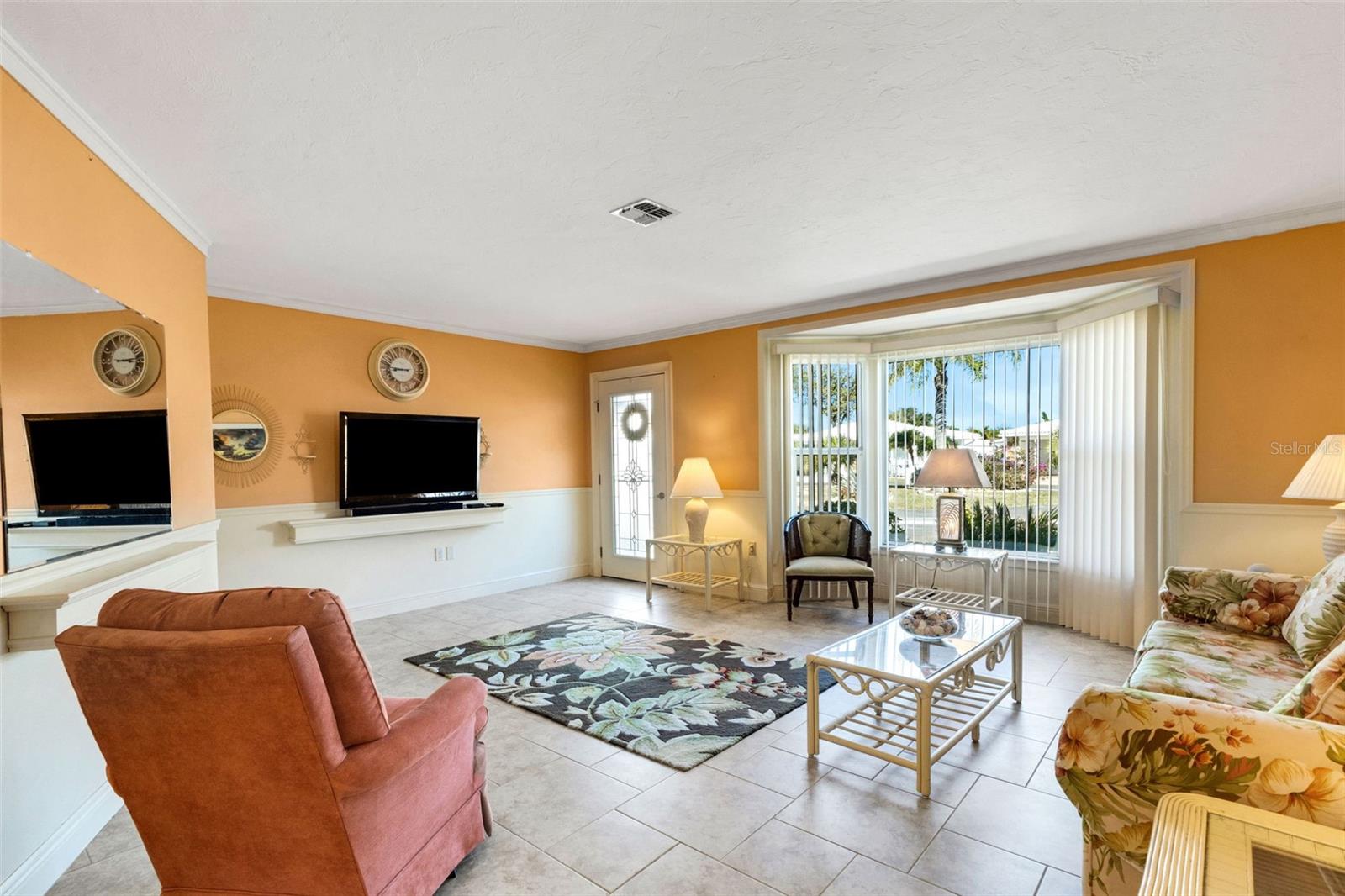 Image 16 of 52 For 72 Circlewood Drive A2-7