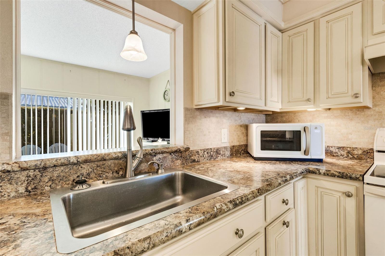 Image 25 of 52 For 72 Circlewood Drive A2-7