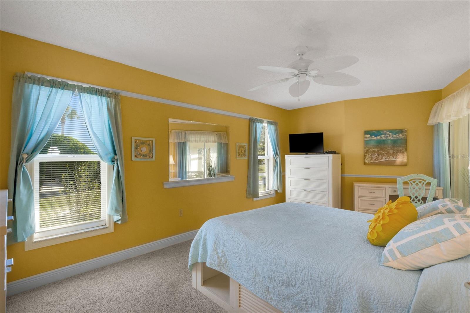 Image 36 of 52 For 72 Circlewood Drive A2-7