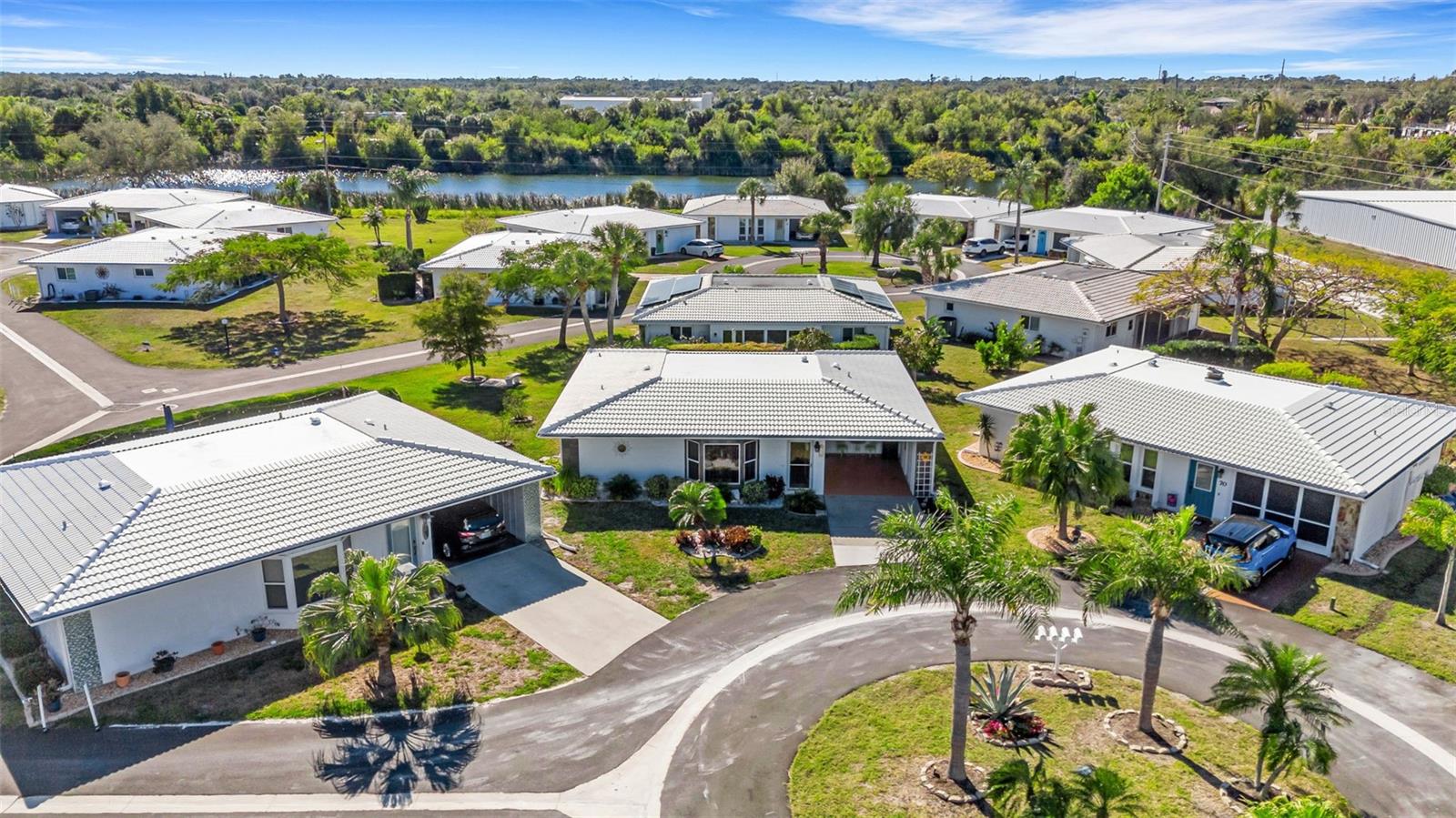 Image 4 of 52 For 72 Circlewood Drive A2-7