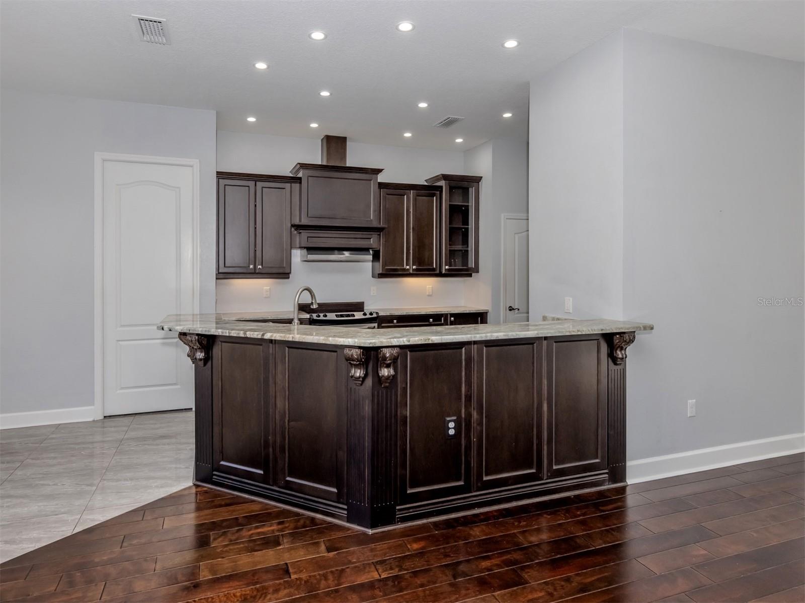 Image 6 of 60 For 2107 Johannesberg Road