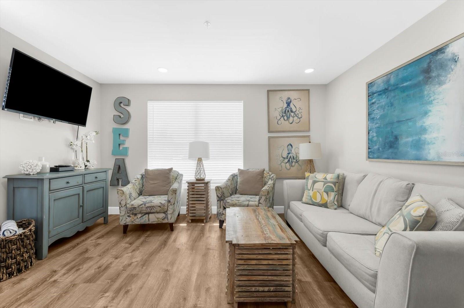 Image 11 of 72 For 355 Calle Miramar