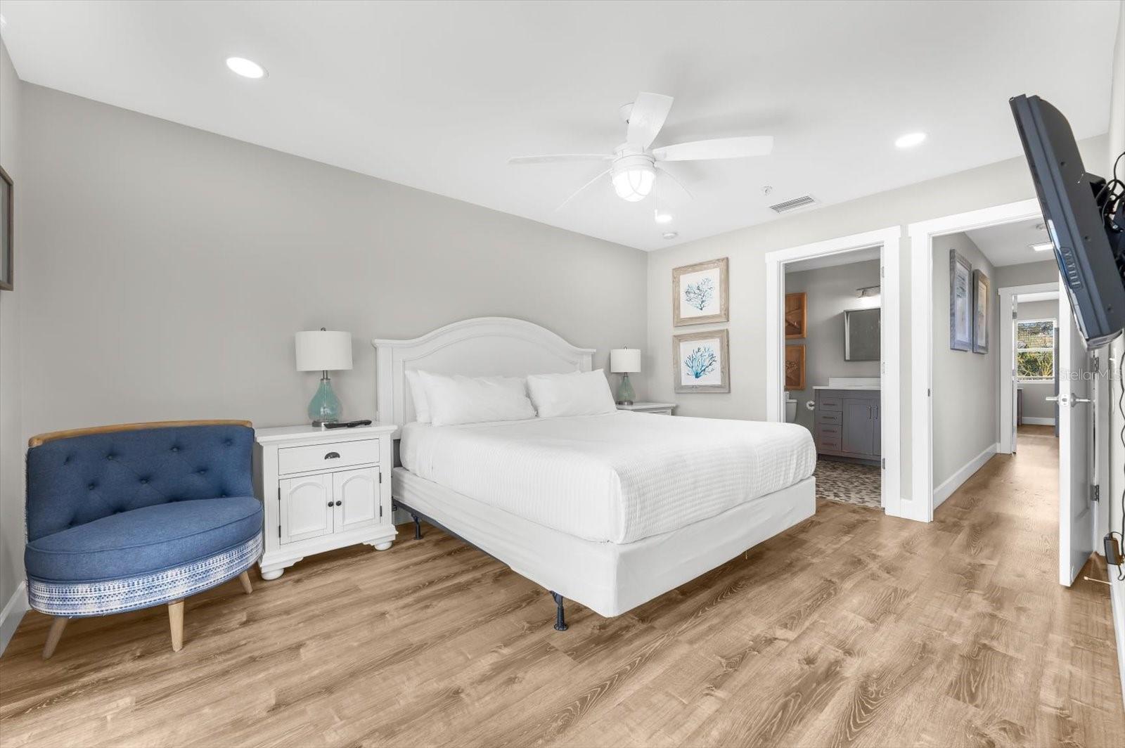 Image 16 of 72 For 355 Calle Miramar